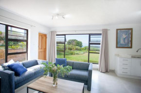 Kyle's Kin Ocean Retreat Apartment